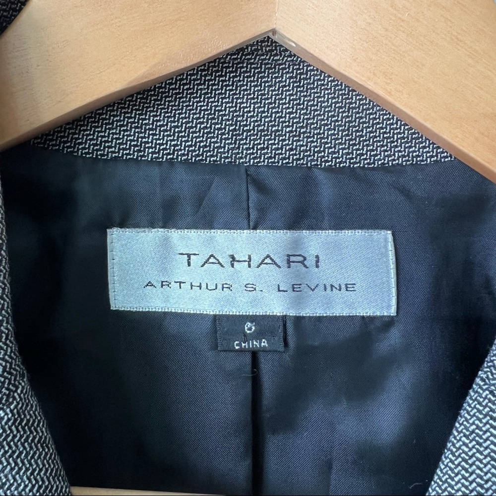 Tahari ASL | Gray Skirt Suit Size 6 - Picture 4 of 13